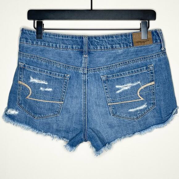 AMERICAN EAGLE distressed cutoff tomgirl shortie jean shorts size 2 - Picture 2 of 5
